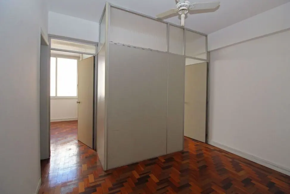 Sala Comercial à venda, 50m2 em Centro Histórico, Porto Alegre - RS - imagem 5 Foto 5 de Sala Comercial à venda, 50m2 em Centro Histórico, Porto Alegre - RS