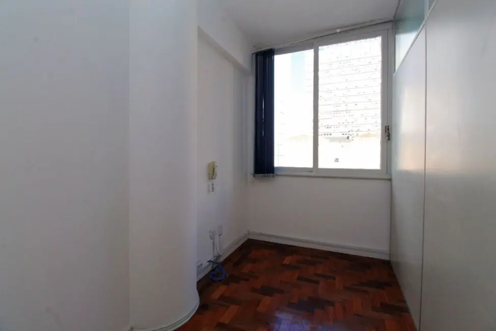 Sala Comercial à venda, 50m2 em Centro Histórico, Porto Alegre - RS - imagem 7 Foto 7 de Sala Comercial à venda, 50m2 em Centro Histórico, Porto Alegre - RS