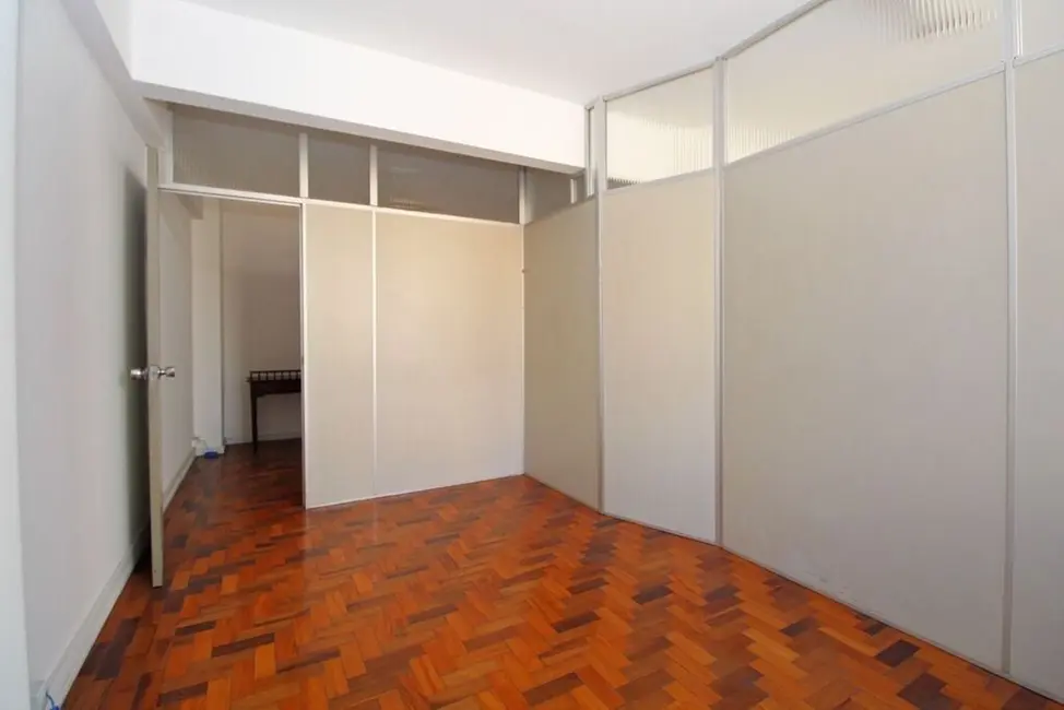 Sala Comercial à venda, 50m2 em Centro Histórico, Porto Alegre - RS - imagem 4 Foto 4 de Sala Comercial à venda, 50m2 em Centro Histórico, Porto Alegre - RS
