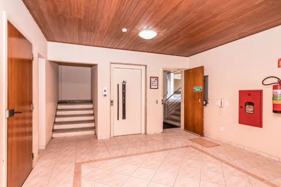Apartamento com 2 quartos à venda, 95m2 em Vila Ipiranga, Porto Alegre - RS - imagem 3 Foto 3 de Apartamento com 2 quartos à venda, 95m2 em Vila Ipiranga, Porto Alegre - RS