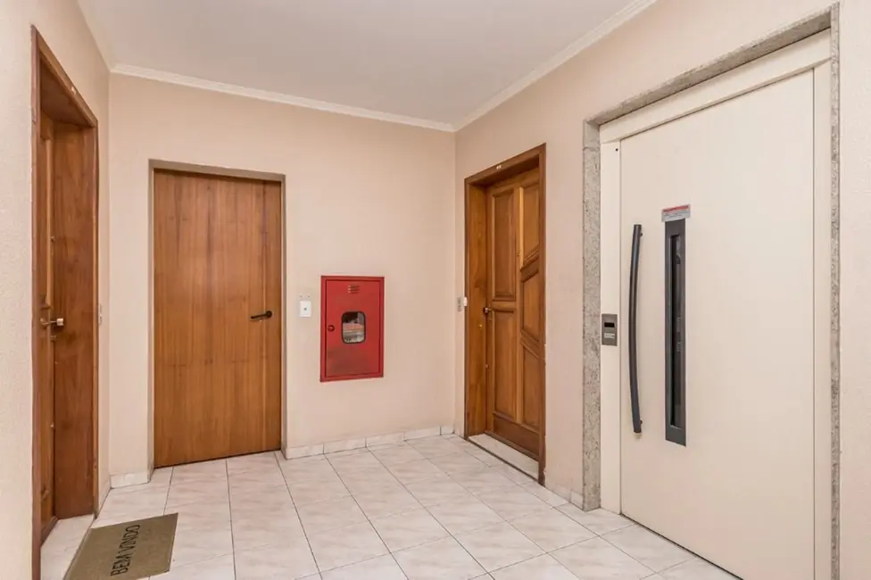 Apartamento com 2 quartos à venda, 95m2 em Vila Ipiranga, Porto Alegre - RS - imagem 4 Foto 4 de Apartamento com 2 quartos à venda, 95m2 em Vila Ipiranga, Porto Alegre - RS