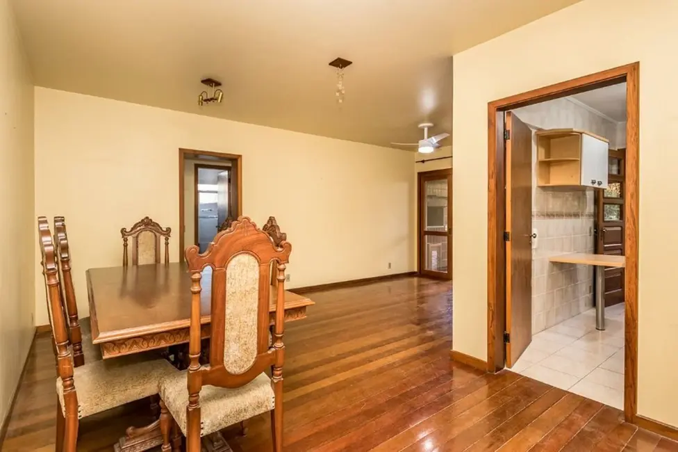 Apartamento com 2 quartos à venda, 95m2 em Vila Ipiranga, Porto Alegre - RS - imagem 5 Foto 5 de Apartamento com 2 quartos à venda, 95m2 em Vila Ipiranga, Porto Alegre - RS