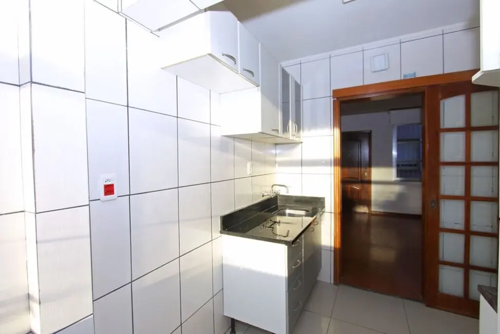 Foto 6 de Apartamento com 4 quartos à venda, 77m2 em Teresópolis, Porto Alegre - RS
