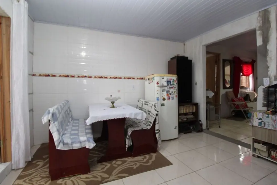 Casa com 2 quartos à venda, 130m2 em Mário Quintana, Porto Alegre - RS - imagem 4 Foto 4 de Casa com 2 quartos à venda, 130m2 em Mário Quintana, Porto Alegre - RS