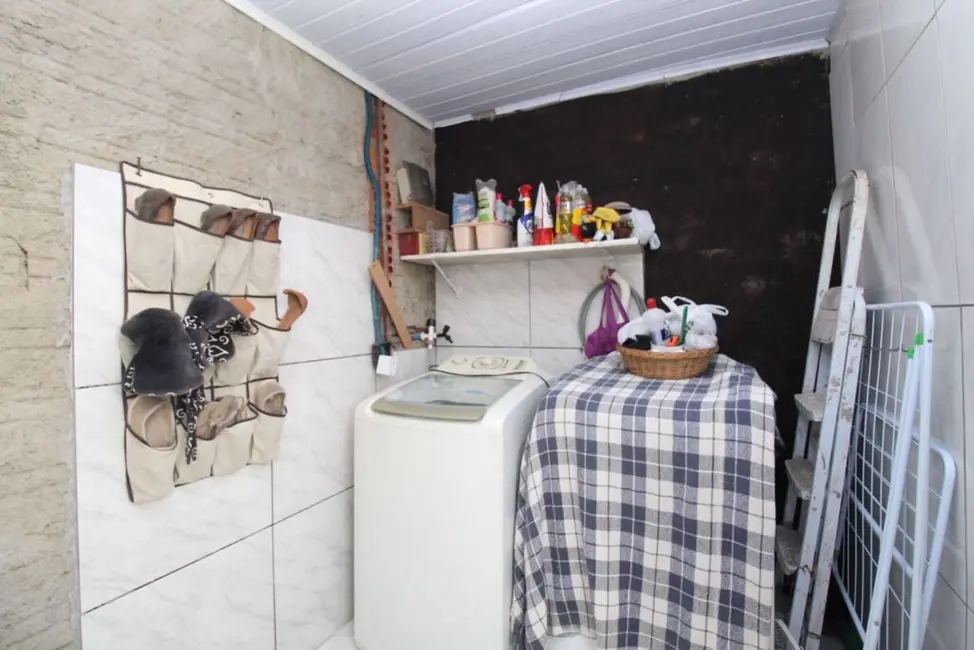 Casa com 2 quartos à venda, 130m2 em Mário Quintana, Porto Alegre - RS - imagem 5 Foto 5 de Casa com 2 quartos à venda, 130m2 em Mário Quintana, Porto Alegre - RS