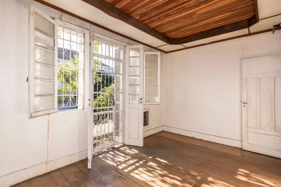 Casa com 3 quartos à venda, 305m2 em Floresta, Porto Alegre - RS - imagem 9 Foto 9 de Casa com 3 quartos à venda, 305m2 em Floresta, Porto Alegre - RS