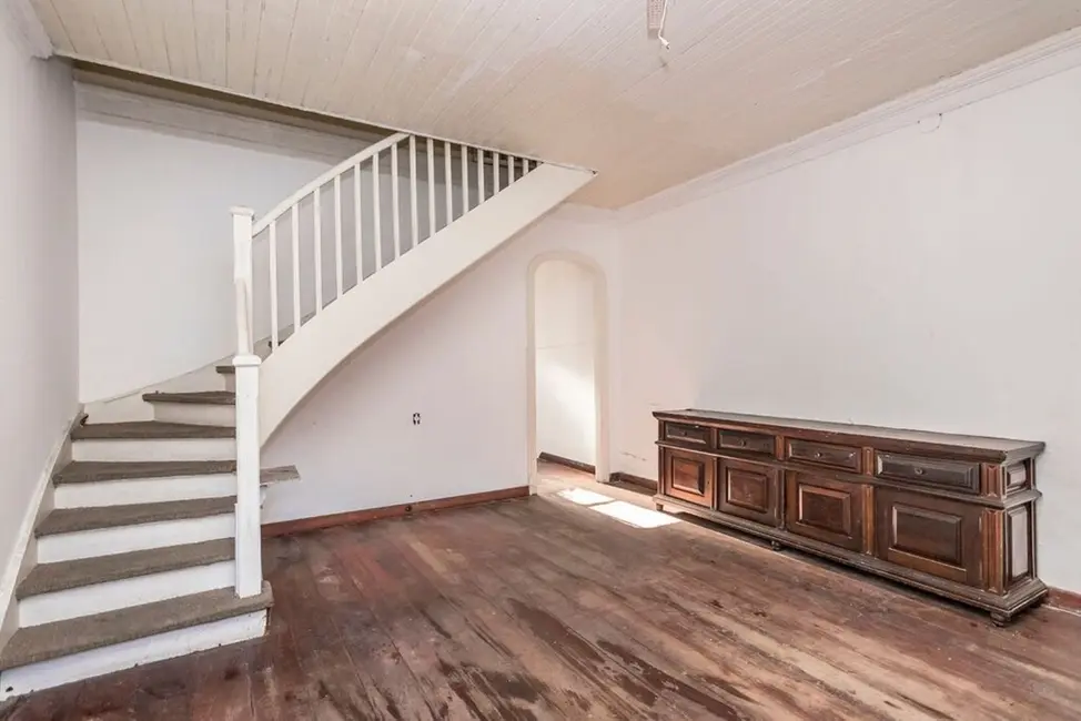 Casa com 3 quartos à venda, 305m2 em Floresta, Porto Alegre - RS - imagem 3 Foto 3 de Casa com 3 quartos à venda, 305m2 em Floresta, Porto Alegre - RS