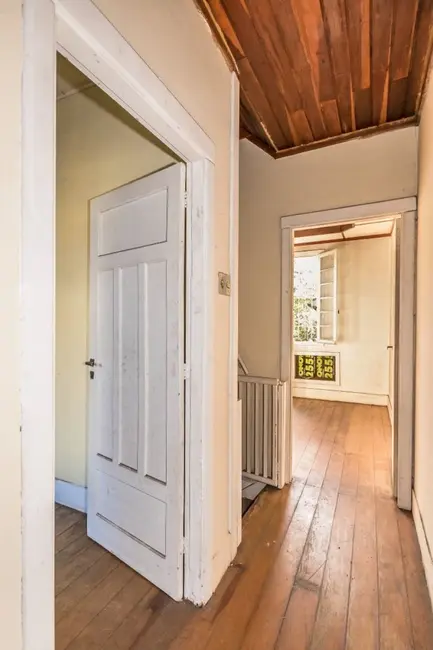 Casa com 3 quartos à venda, 305m2 em Floresta, Porto Alegre - RS - imagem 7 Foto 7 de Casa com 3 quartos à venda, 305m2 em Floresta, Porto Alegre - RS