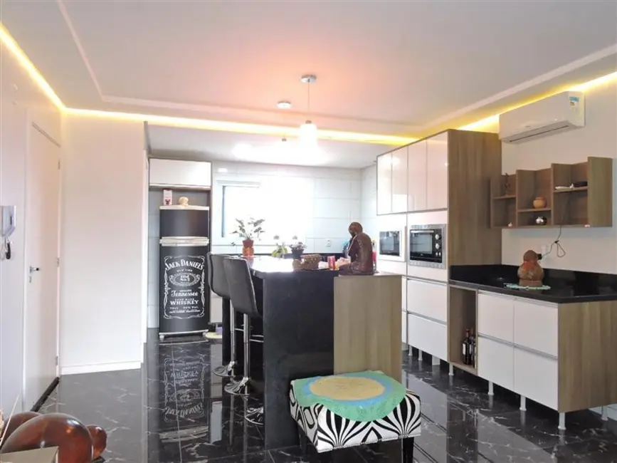 Apartamento com 3 quartos à venda, 208m2 em Caxias Do Sul - RS - imagem 9 Foto 9 de Apartamento com 3 quartos à venda, 208m2 em Caxias Do Sul - RS