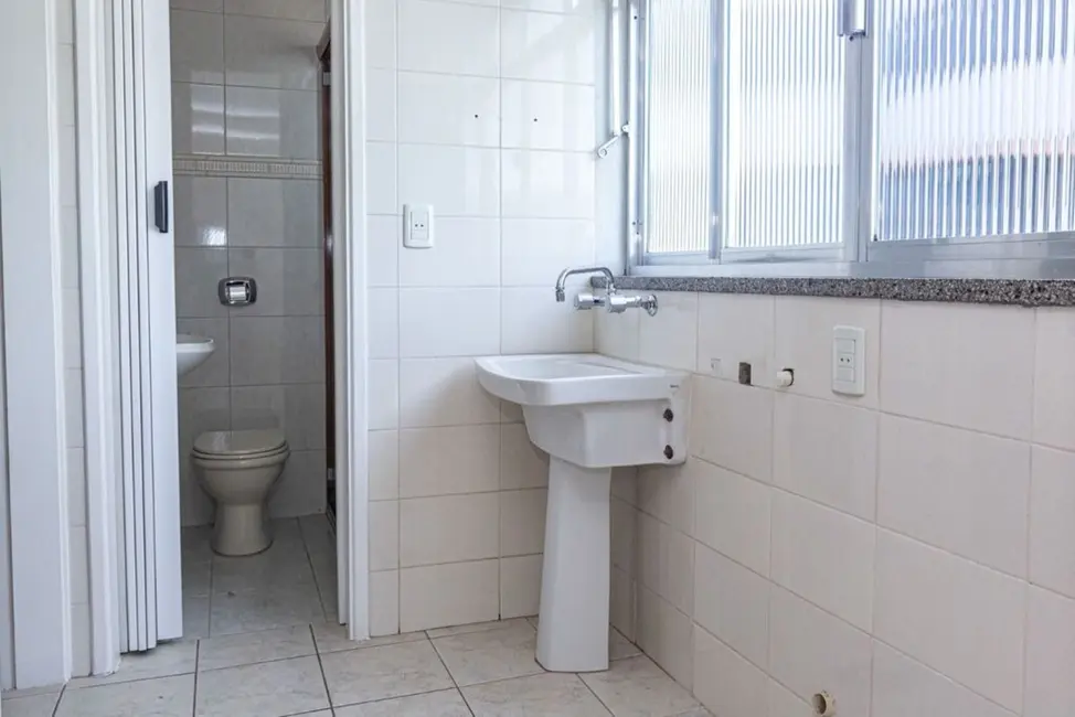 Foto 9 de Apartamento com 2 quartos à venda, 92m2 em Vila Ipiranga, Porto Alegre - RS