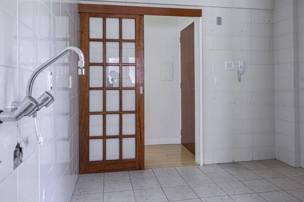 Foto 6 de Apartamento com 2 quartos à venda, 92m2 em Vila Ipiranga, Porto Alegre - RS