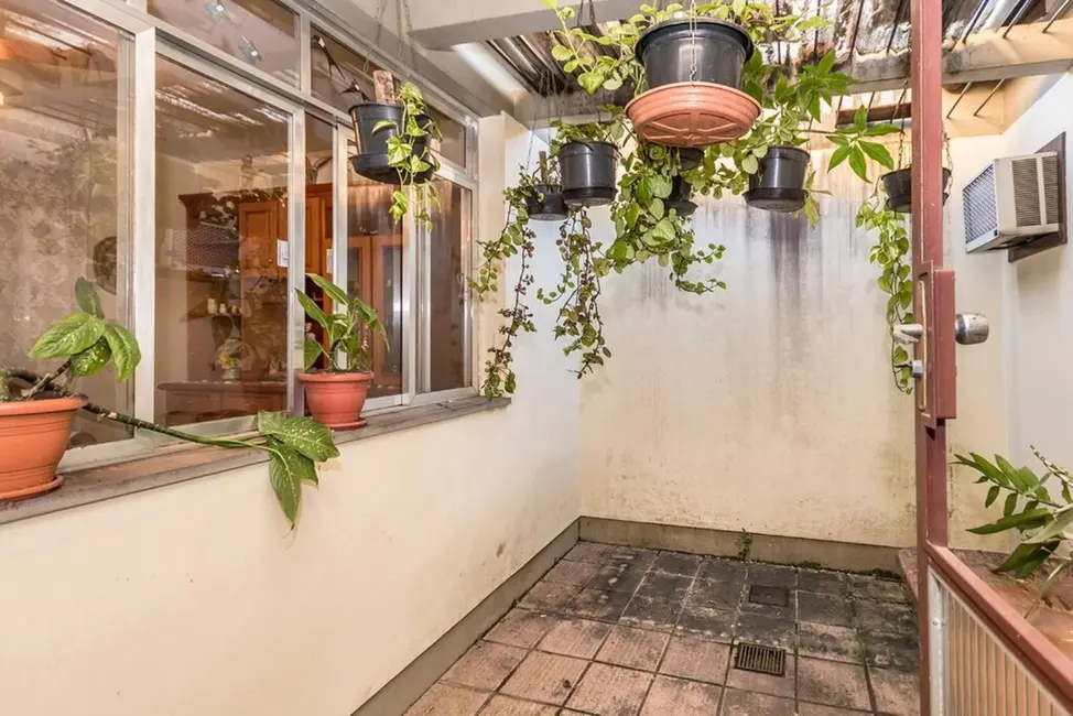 Casa com 2 quartos à venda, 150m2 em Nonoai, Porto Alegre - RS - imagem 3 Foto 3 de Casa com 2 quartos à venda, 150m2 em Nonoai, Porto Alegre - RS