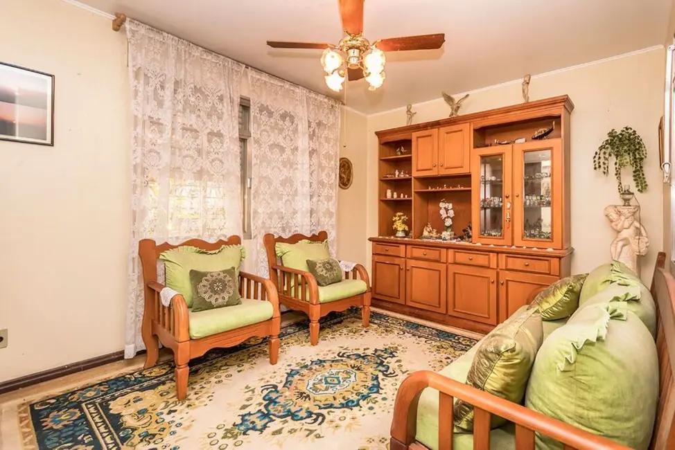 Foto 2 de Casa com 2 quartos à venda, 150m2 em Nonoai, Porto Alegre - RS