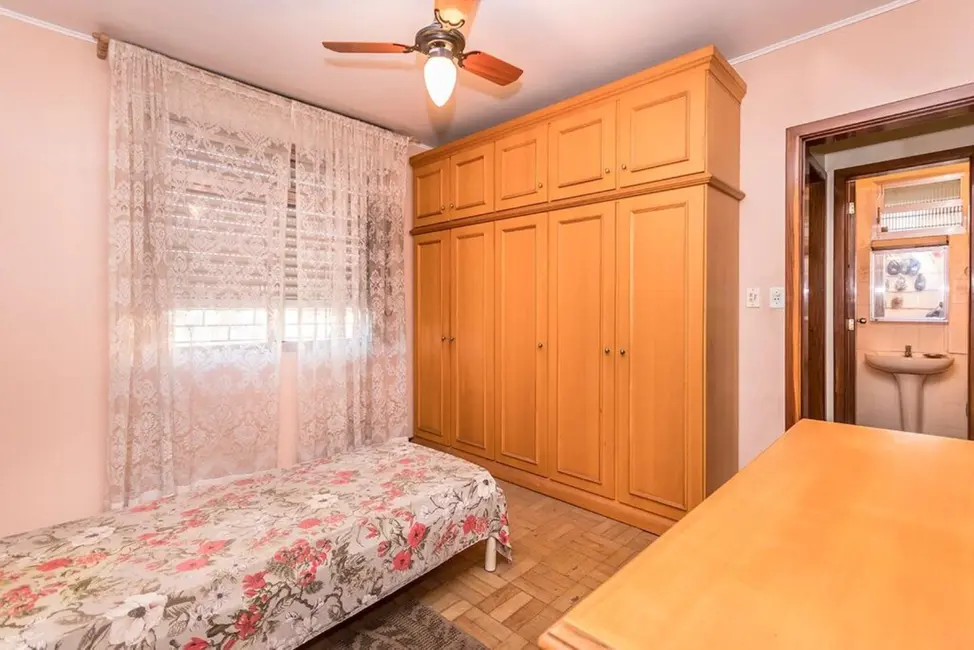Casa com 2 quartos à venda, 150m2 em Nonoai, Porto Alegre - RS - imagem 7 Foto 7 de Casa com 2 quartos à venda, 150m2 em Nonoai, Porto Alegre - RS