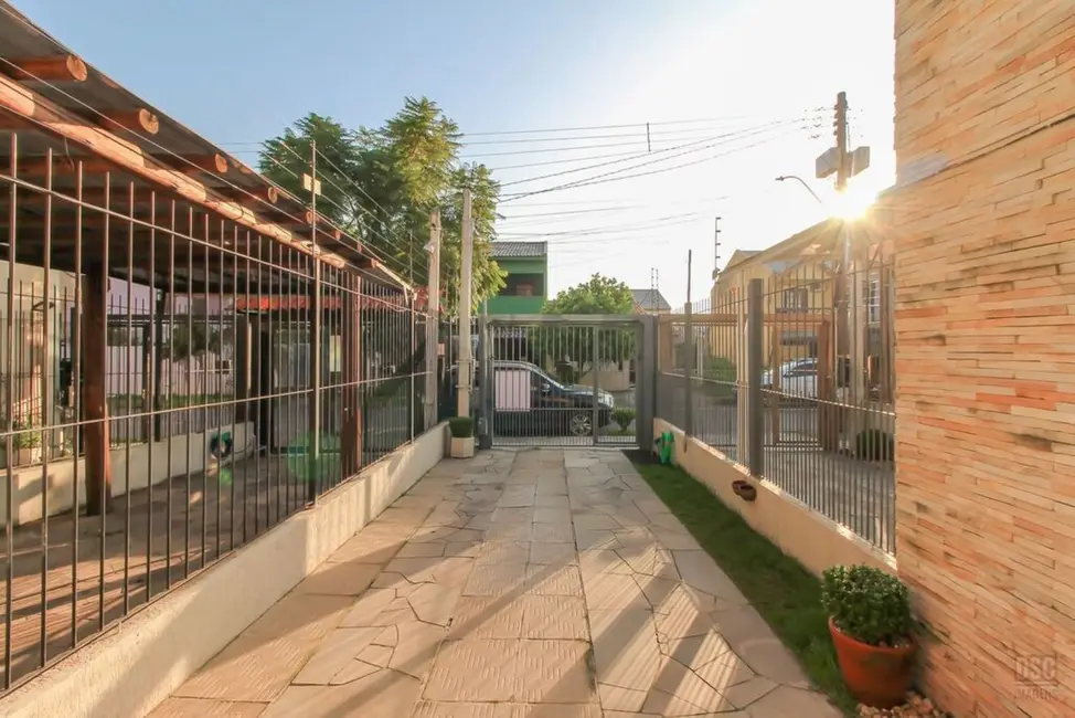 Casa com 3 quartos à venda, 118m2 em Porto Alegre - RS - imagem 4 Foto 4 de Casa com 3 quartos à venda, 118m2 em Porto Alegre - RS