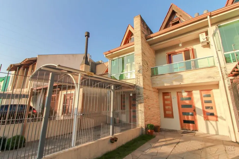 Casa com 3 quartos à venda, 118m2 em Porto Alegre - RS - imagem 3 Foto 3 de Casa com 3 quartos à venda, 118m2 em Porto Alegre - RS