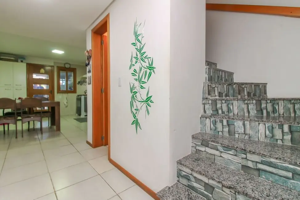 Casa com 3 quartos à venda, 118m2 em Porto Alegre - RS - imagem 9 Foto 9 de Casa com 3 quartos à venda, 118m2 em Porto Alegre - RS