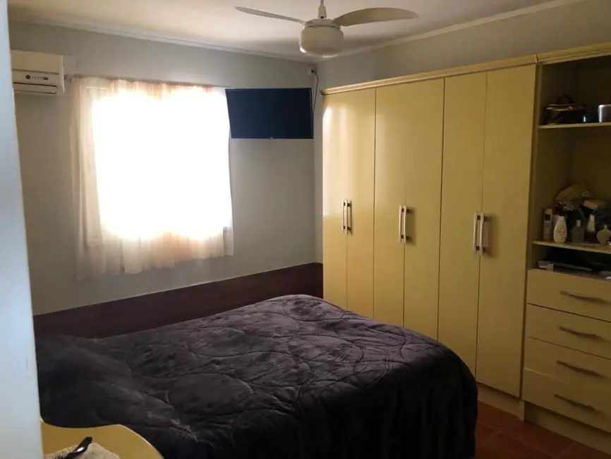 Casa com 2 quartos à venda, 120m2 em Vila João Pessoa, Porto Alegre - RS - imagem 5 Foto 5 de Casa com 2 quartos à venda, 120m2 em Vila João Pessoa, Porto Alegre - RS