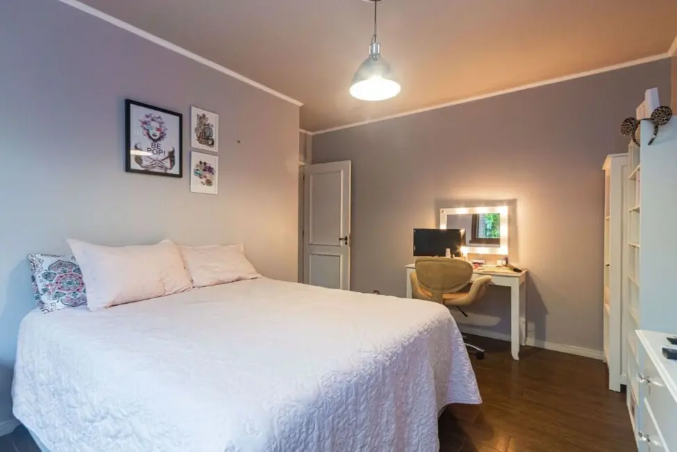 Foto 6 de Casa com 3 quartos à venda, 283m2 em Porto Alegre - RS