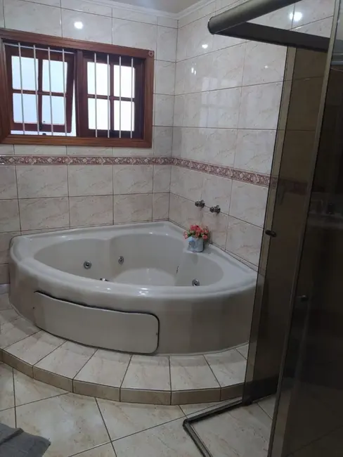 Casa com 4 quartos à venda, 322m2 em Glória, Porto Alegre - RS - imagem 5 Foto 5 de Casa com 4 quartos à venda, 322m2 em Glória, Porto Alegre - RS