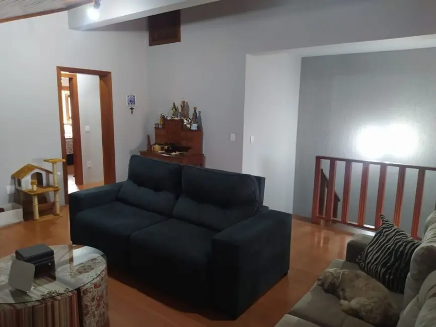Casa com 4 quartos à venda, 322m2 em Glória, Porto Alegre - RS - imagem 4 Foto 4 de Casa com 4 quartos à venda, 322m2 em Glória, Porto Alegre - RS