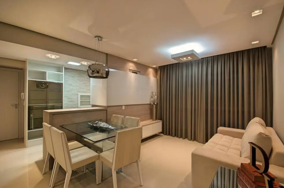 Foto 2 de Apartamento com 2 quartos à venda, 77m2 em Santana, Porto Alegre - RS