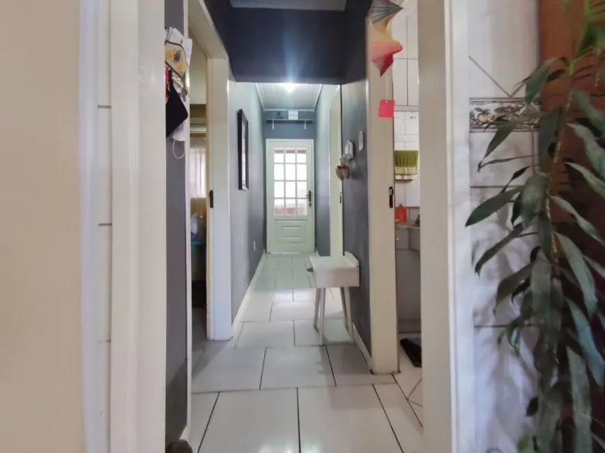 Casa com 2 quartos à venda, 121m2 em Partenon, Porto Alegre - RS - imagem 7 Foto 7 de Casa com 2 quartos à venda, 121m2 em Partenon, Porto Alegre - RS