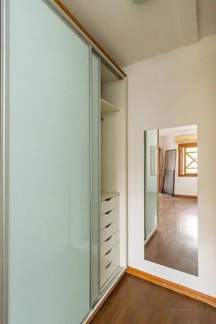 Foto 4 de Casa de Condomínio com 3 quartos à venda, 256m2 em Ipanema, Porto Alegre - RS