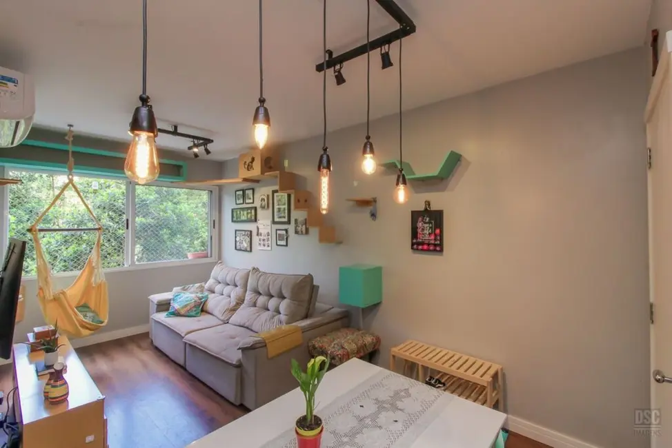 Foto 2 de Apartamento com 3 quartos à venda, 65m2 em Santo Antônio, Porto Alegre - RS