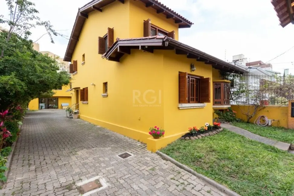 Foto 2 de Casa com 3 quartos à venda, 273m2 em Cristal, Porto Alegre - RS