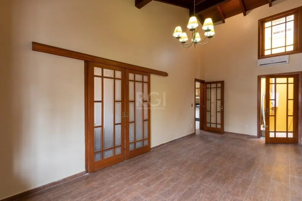Casa com 3 quartos à venda, 273m2 em Cristal, Porto Alegre - RS - imagem 5 Foto 5 de Casa com 3 quartos à venda, 273m2 em Cristal, Porto Alegre - RS