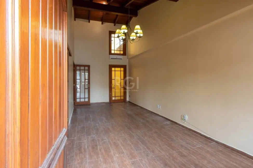 Casa com 3 quartos à venda, 273m2 em Cristal, Porto Alegre - RS - imagem 4 Foto 4 de Casa com 3 quartos à venda, 273m2 em Cristal, Porto Alegre - RS