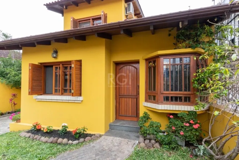 Casa com 3 quartos à venda, 273m2 em Cristal, Porto Alegre - RS - imagem 3 Foto 3 de Casa com 3 quartos à venda, 273m2 em Cristal, Porto Alegre - RS