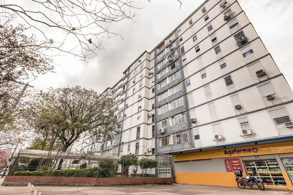 Foto 2 de Apartamento com 1 quarto à venda, 45m2 em Humaitá, Porto Alegre - RS