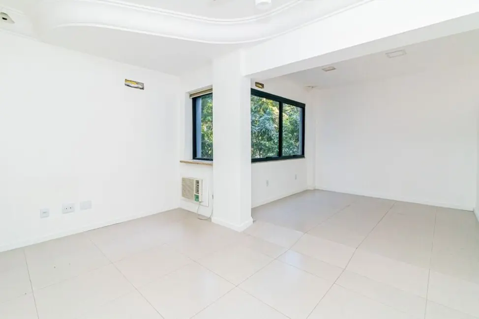 Foto 4 de Sala Comercial à venda, 27m2 em Auxiliadora, Porto Alegre - RS