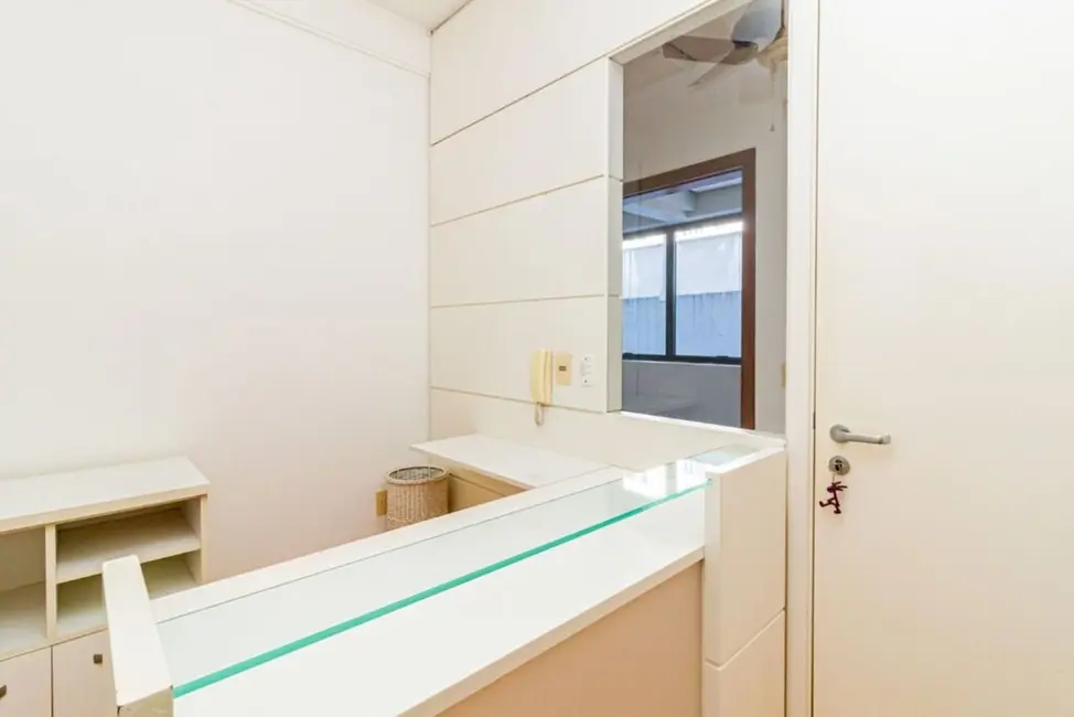 Foto 3 de Sala Comercial à venda, 27m2 em Auxiliadora, Porto Alegre - RS