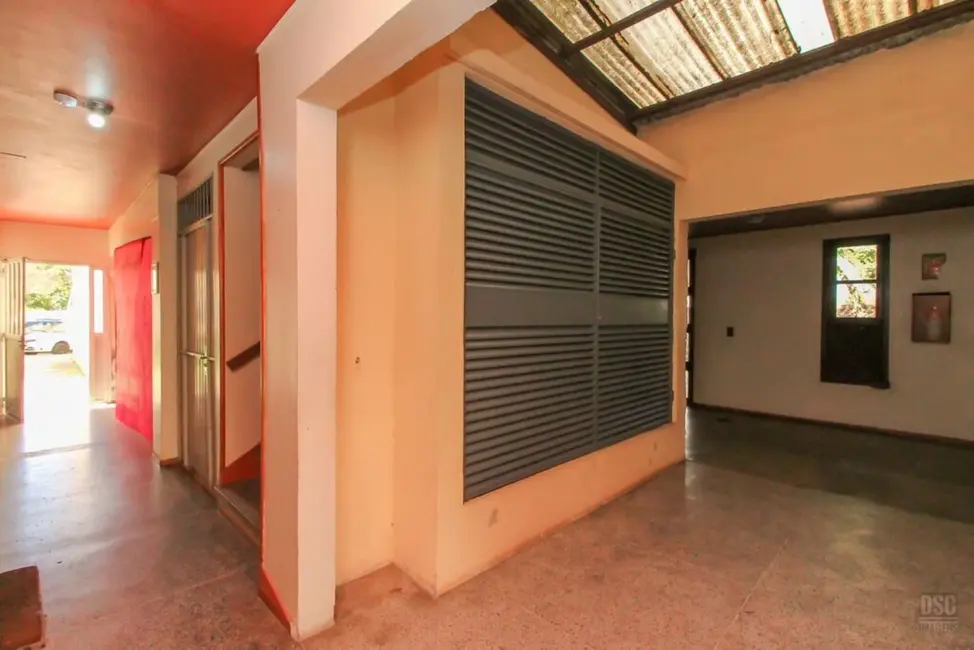 Apartamento com 3 quartos à venda, 63m2 em Santo Antônio, Porto Alegre - RS - imagem 3 Foto 3 de Apartamento com 3 quartos à venda, 63m2 em Santo Antônio, Porto Alegre - RS