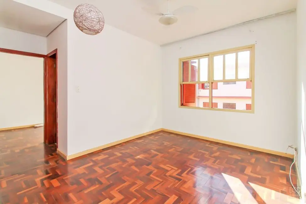 Foto 3 de Apartamento com 2 quartos à venda, 51m2 em Medianeira, Porto Alegre - RS