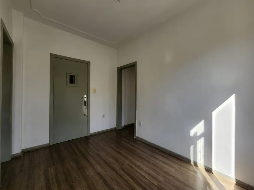 Foto 3 de Apartamento com 1 quarto à venda, 41m2 em Floresta, Porto Alegre - RS
