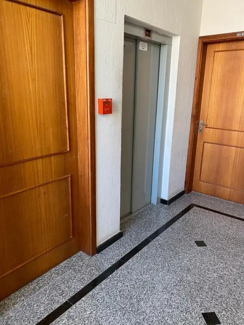 Sala Comercial à venda, 64m2 em Menino Deus, Porto Alegre - RS - imagem 7 Foto 7 de Sala Comercial à venda, 64m2 em Menino Deus, Porto Alegre - RS