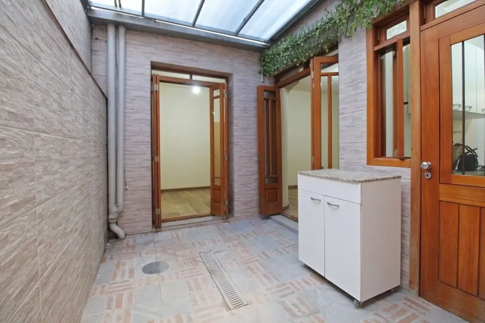 Foto 3 de Apartamento com 3 quartos à venda, 66m2 em Floresta, Porto Alegre - RS