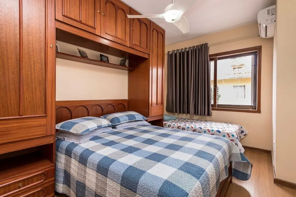 Casa com 5 quartos à venda, 381m2 em Jardim Lindóia, Porto Alegre - RS - imagem 9 Foto 9 de Casa com 5 quartos à venda, 381m2 em Jardim Lindóia, Porto Alegre - RS