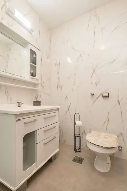 Casa com 5 quartos à venda, 381m2 em Jardim Lindóia, Porto Alegre - RS - imagem 7 Foto 7 de Casa com 5 quartos à venda, 381m2 em Jardim Lindóia, Porto Alegre - RS