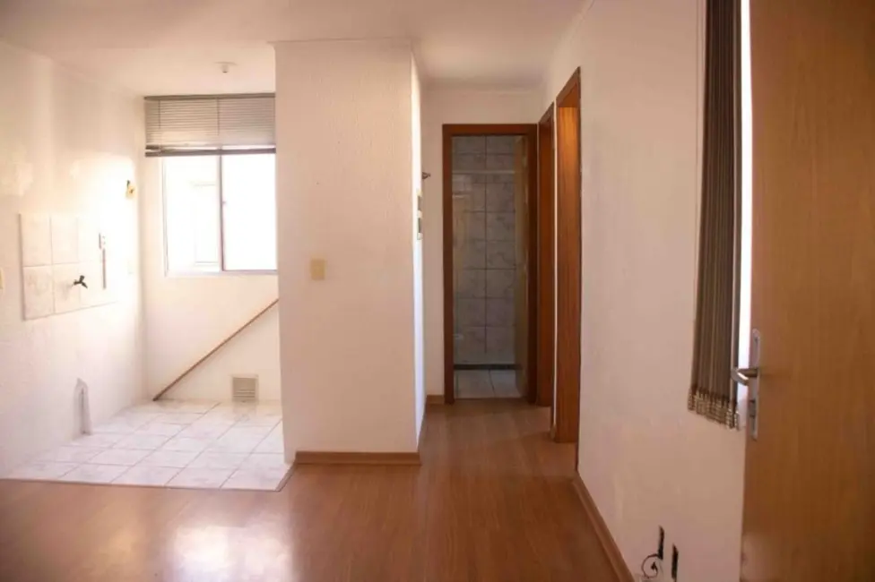 Foto 2 de Apartamento com 2 quartos à venda, 48m2 em Jardim Leopoldina, Porto Alegre - RS