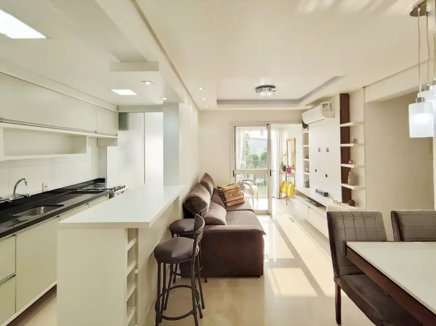 Foto 2 de Apartamento com 2 quartos à venda, 61m2 em Sarandi, Porto Alegre - RS