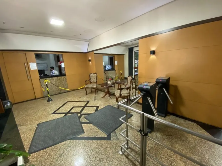 Sala Comercial à venda, 48m2 em Higienópolis, Porto Alegre - RS - imagem 8 Foto 8 de Sala Comercial à venda, 48m2 em Higienópolis, Porto Alegre - RS