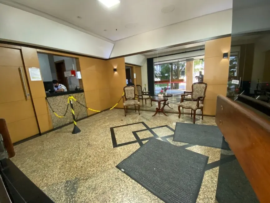 Sala Comercial à venda, 48m2 em Higienópolis, Porto Alegre - RS - imagem 4 Foto 4 de Sala Comercial à venda, 48m2 em Higienópolis, Porto Alegre - RS