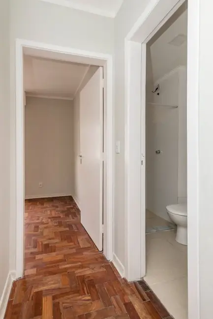 Apartamento com 1 quarto à venda, 42m2 em Centro Histórico, Porto Alegre - RS - imagem 6 Foto 6 de Apartamento com 1 quarto à venda, 42m2 em Centro Histórico, Porto Alegre - RS
