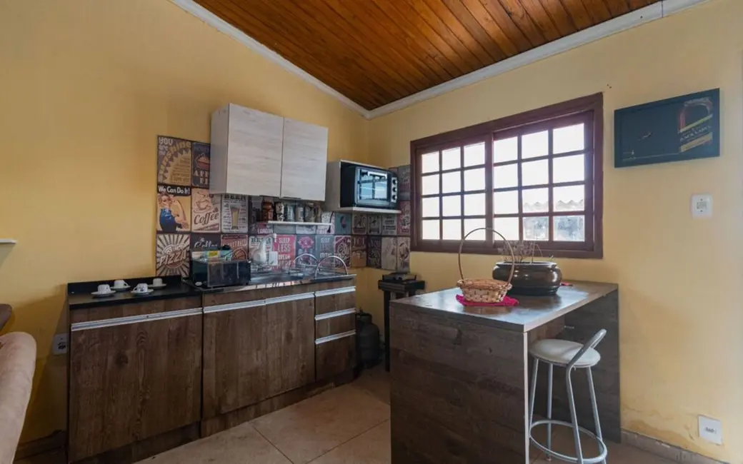 Casa com 5 quartos à venda, 204m2 em Menino Deus, Porto Alegre - RS - imagem 7 Foto 7 de Casa com 5 quartos à venda, 204m2 em Menino Deus, Porto Alegre - RS