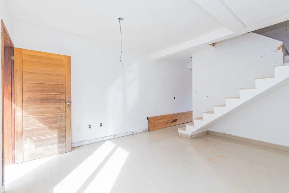 Foto 2 de Casa com 2 quartos à venda, 111m2 em Hípica, Porto Alegre - RS